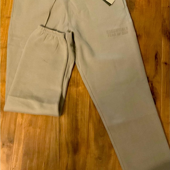 Essentials Fear of God Sweatpants BNWT - Picture 1 of 2